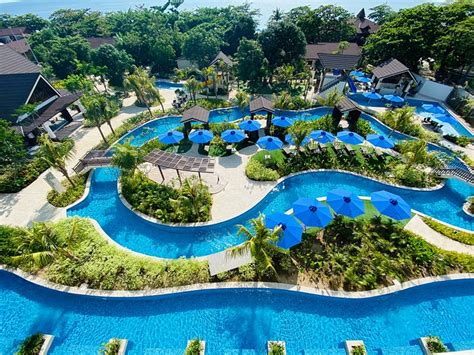 Aureo la union - What are the amenities and activities that Aureo La Union offers? Aureo currently offers a lap pool, a lagoon pool that oversees the picturesque beauty of the West Philippine Sea, a garden for relaxation, an in-house café and restaurants that serve authentic fusion cuisines. 